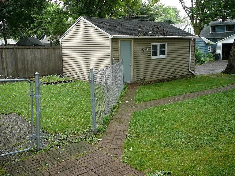 510 Pelham Blvd — Photo 12