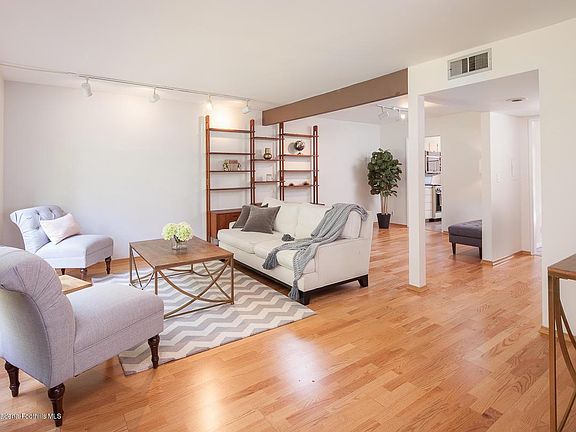 5th image of 284 N Orange Grove Blvd