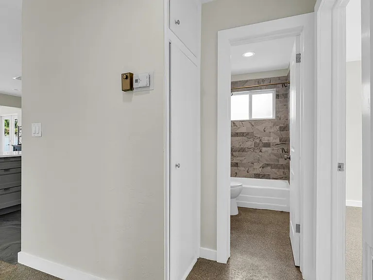 909 SE 16th Pl — Photo 20