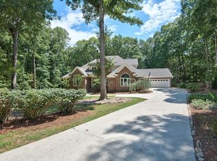 8822 Oconee Ct, Chapel Hill, NC 27516