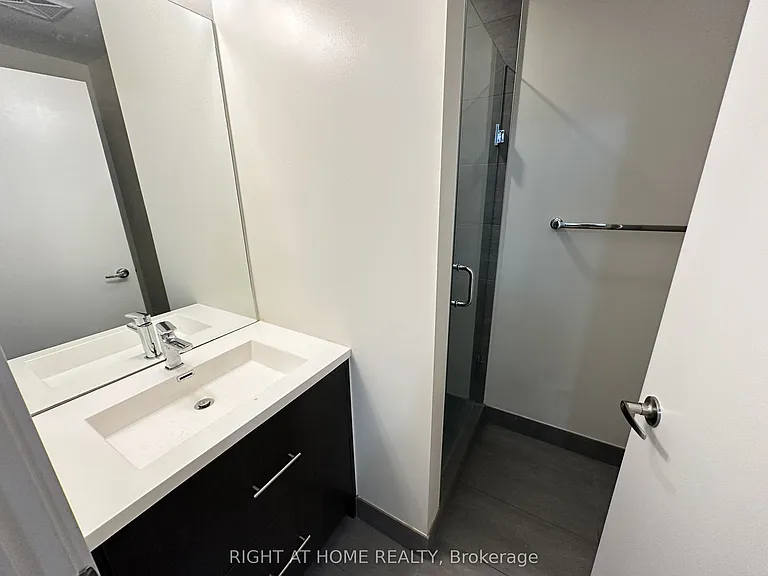 188 Fairview Mall Dr #605 — Photo 4