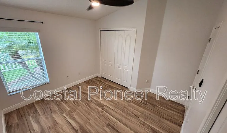 11404 Holmbridge Ln — Photo 42