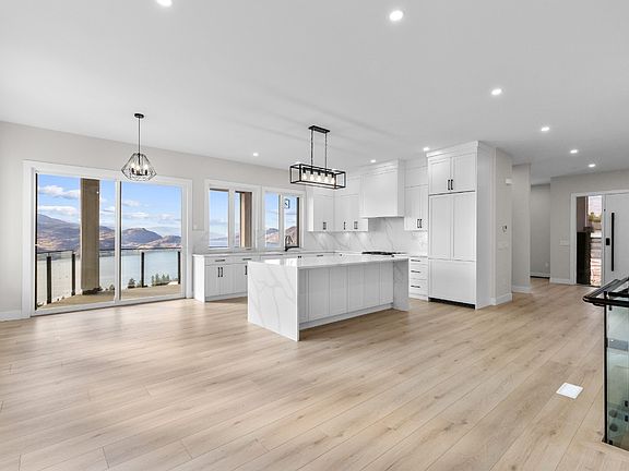 3rd image of 6052 Gerrie Rd