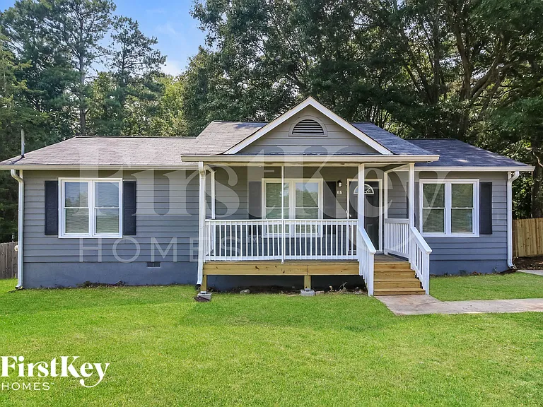 137 Classic Rd — Photo 1