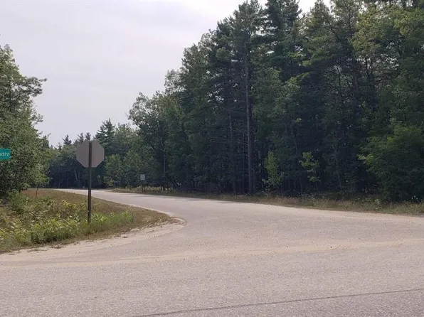 Wojan Dr, Beaver Island, MI 49782