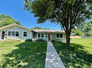 612 NW Gibson Rd APT B, Lees Summit, MO 64063