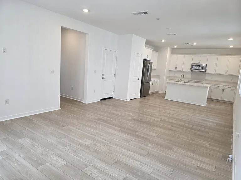 31386 Lolite Dr — Photo 2