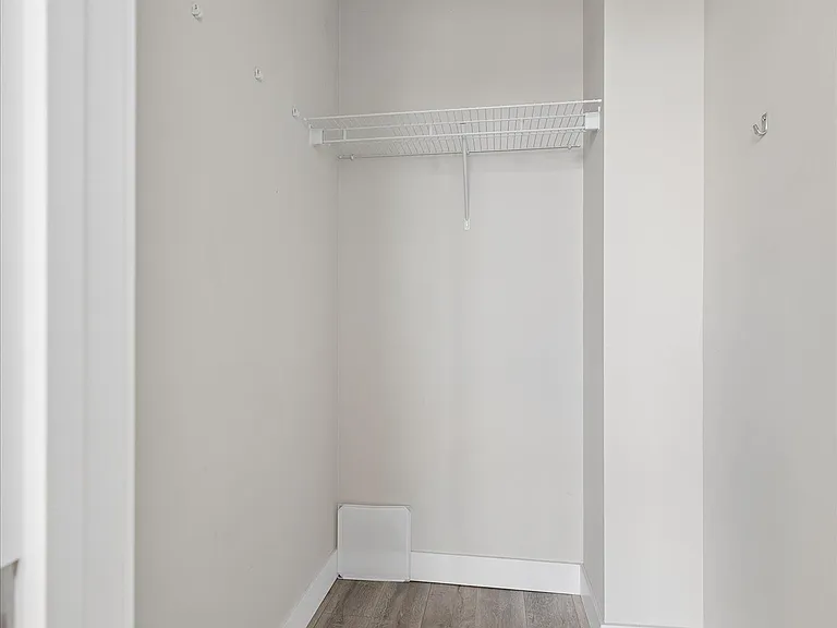 100 Garment St — Photo 18