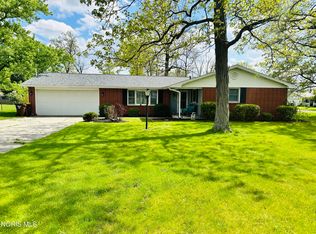 110 Elmwood Dr, Sherwood, OH 43556