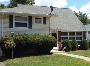 37 Eloise St, Springfield, MA 01118