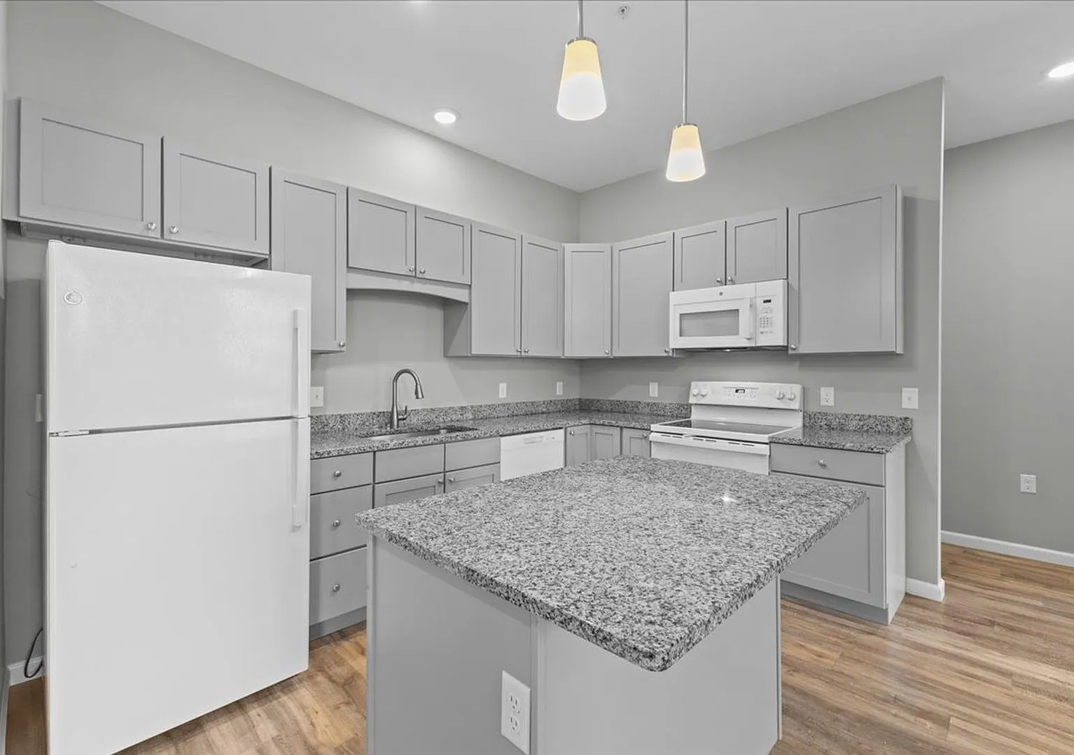 32 Cottonwood Drive — Photo 2