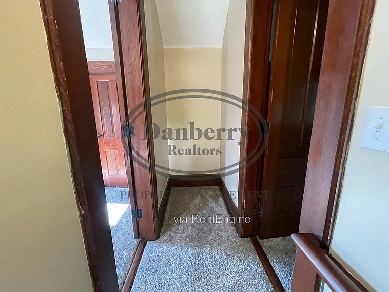 109 S Main St — Photo 16