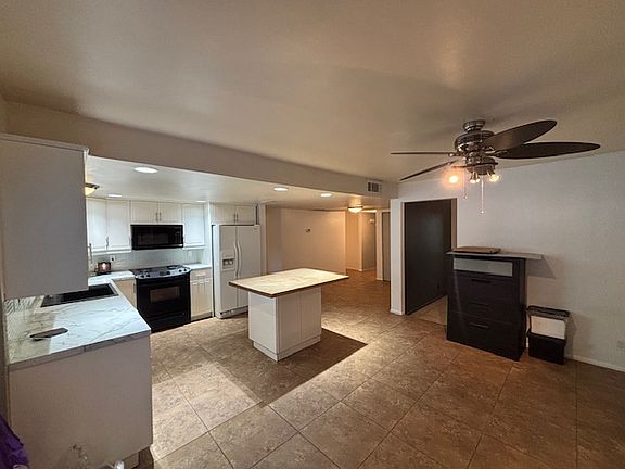 2nd image of 527 N Hobson Plz