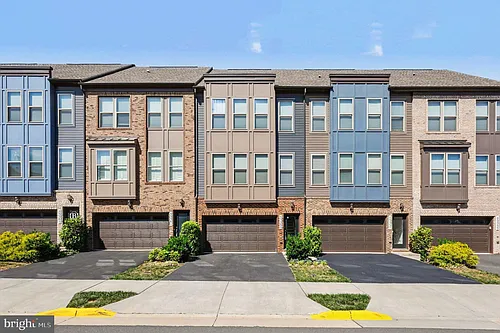 45359 Daveno Sq Photo 1