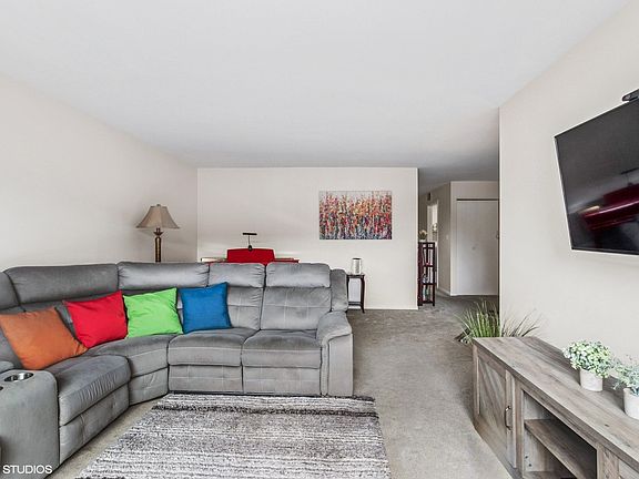 4th image of 9205 Montgomery Dr #131