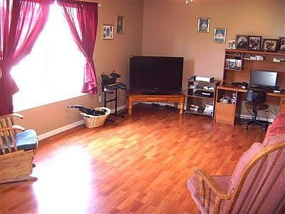5th image of 581 Whispering Pines Pl