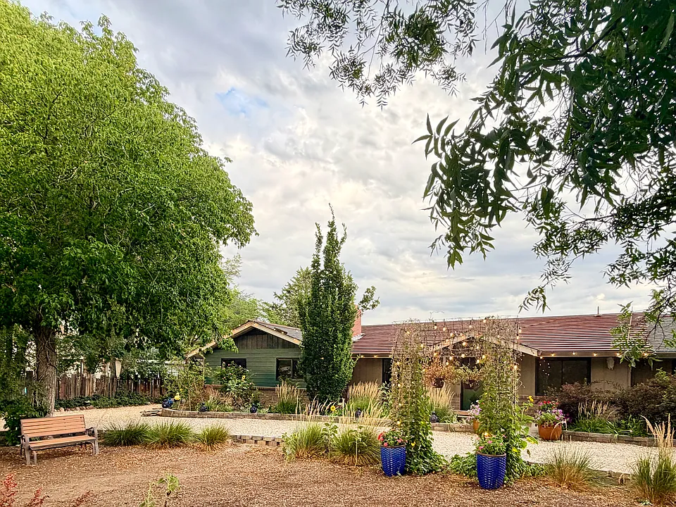 3910 Nut Tree Ln