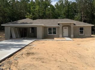 2421 W Sand Trap Dr, Citrus Springs, FL 34434