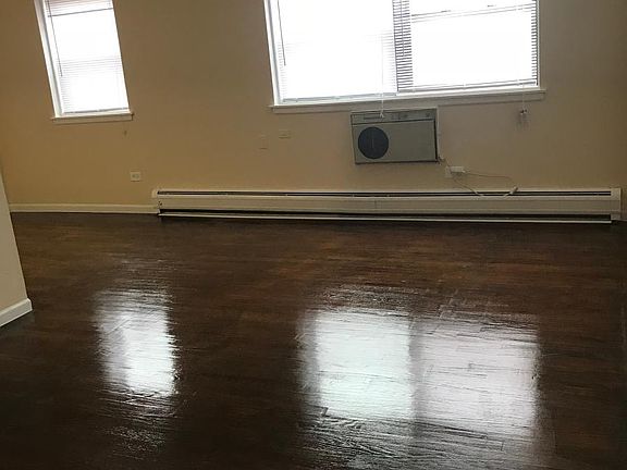 4th image of 6030 N Kenmore Ave APT 204