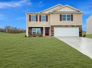 2105 Eastway Dr, Dallas, NC 28034