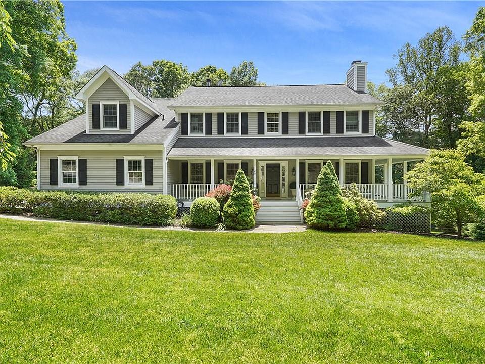 1st image of 120 Lily Pond Lane