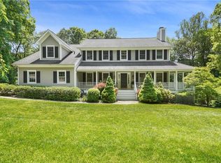 120 Lily Pond Ln, Katonah, NY 10536
