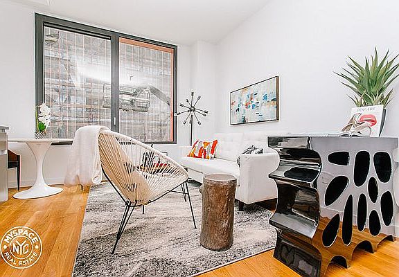 5th image of 123 Melrose St APT 449