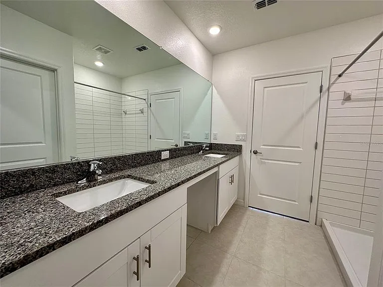 11131 Radiant Shore Loop — Photo 31