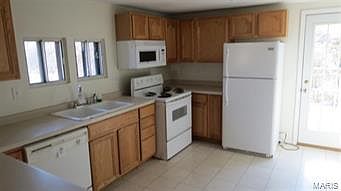 3rd image of 335 Edgewood Dr