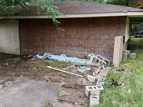 4th image of 911 Shore Shadow Dr