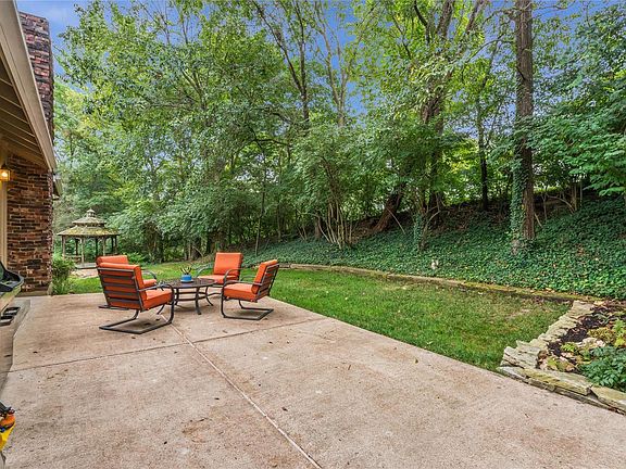 5th image of 2100 Crystal Dr