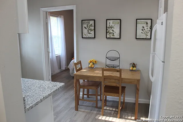 1524 W Craig Pl — Photo 6