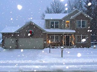 1837 Autumn Ridge Dr, Pekin, IL 61554