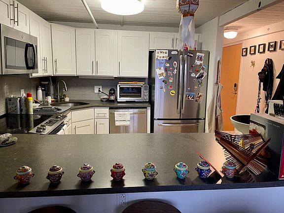 5th image of 2315 Walnut St #731