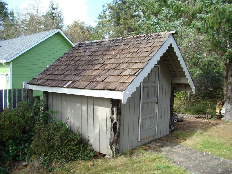 Shed to store your tools.