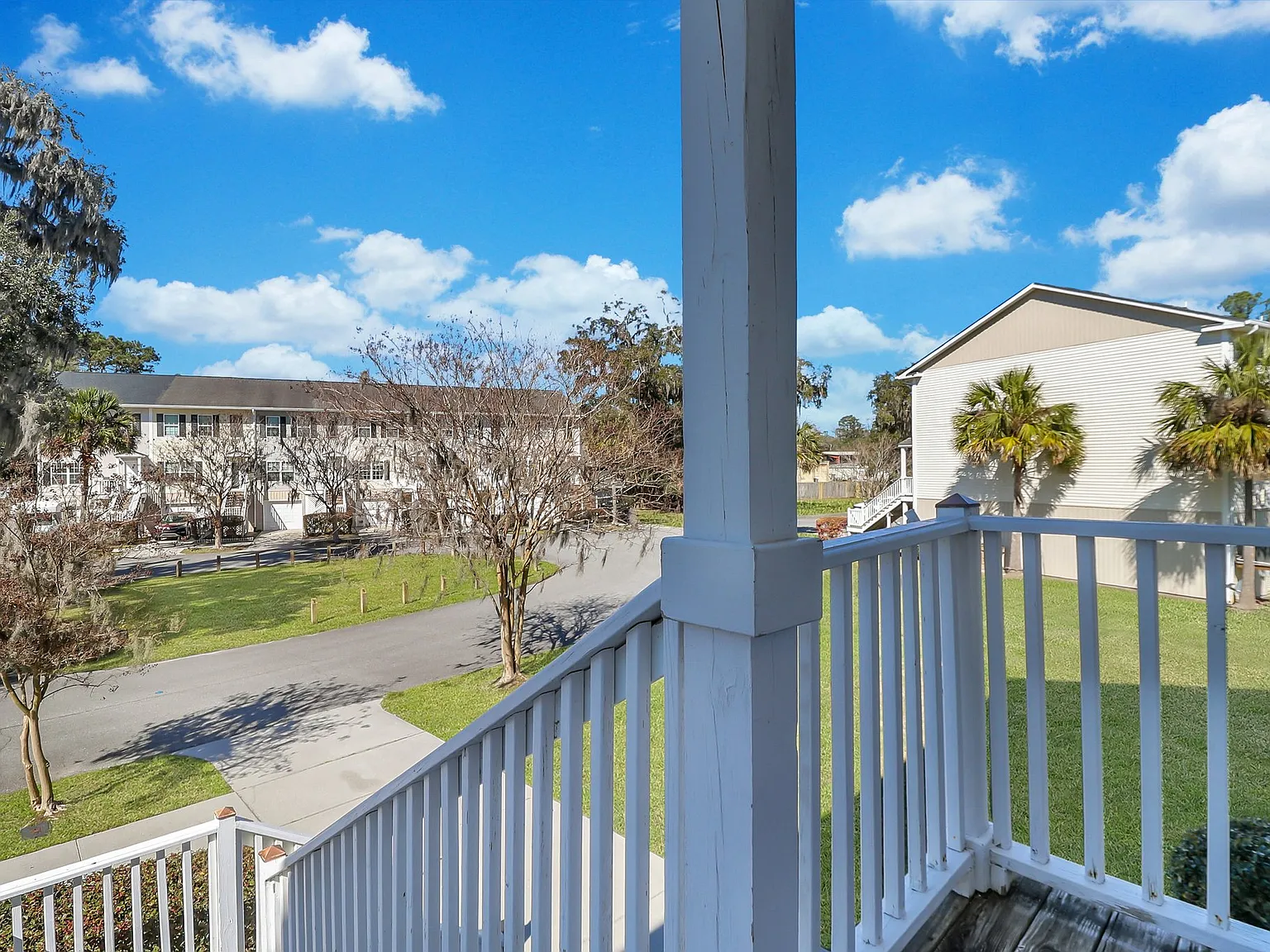 Laurel Oak Lane - 324 — Photo 1