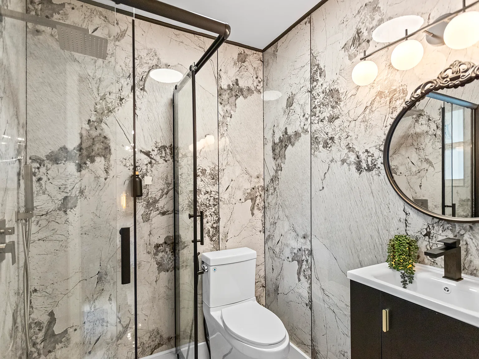 1 bed, 350 sqft, $1,700 — Photo 4