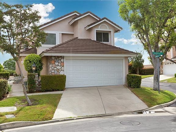 3rd image of 15981 Winbrook Dr