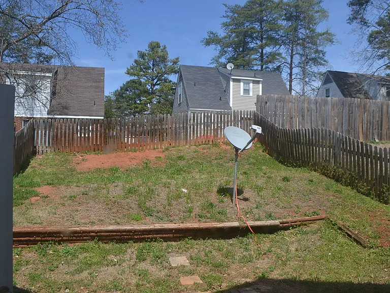 118 Franklin Dr — Photo 2