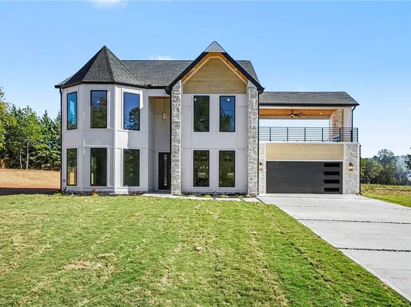 221 Moore Rd, Liberty, SC 29657