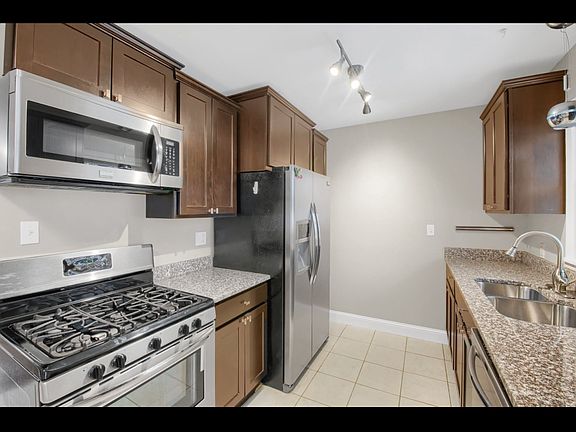 5th image of 6705 Vincent Ave S #1