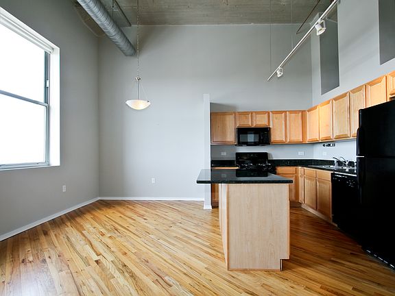 4th image of 2107 W Grand Ave Unit 1206