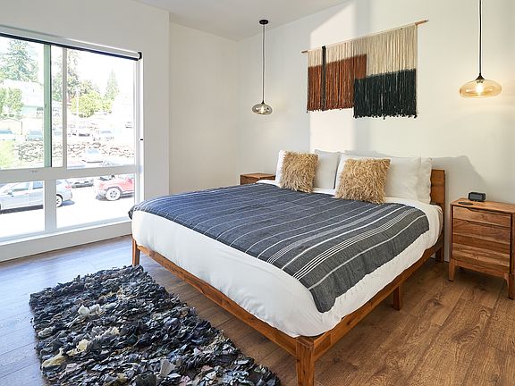 2nd image of 119 W Jewett Blvd #9A