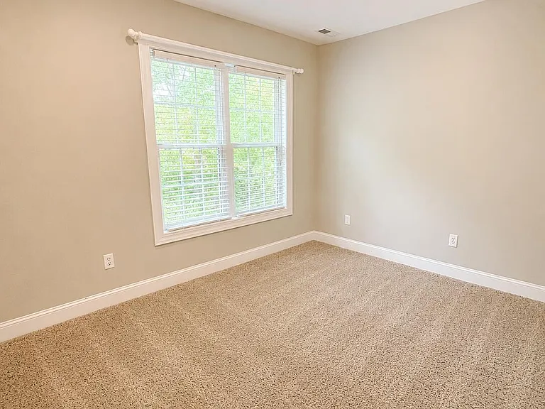 546 Keagan Way — Photo 32