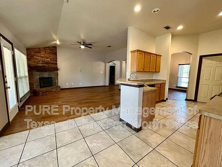 629 Madeline Ct — Photo 16
