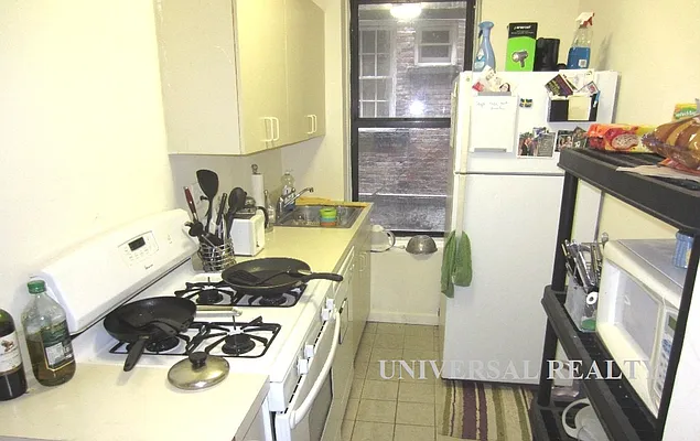 Rented by Universal Realty Group | media 22