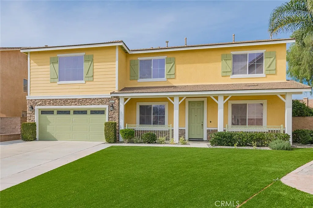 4 bed, 4693 sqft, $5,300 — Photo 1