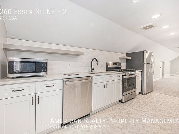 3rd image of 3260 Essex St NE #2