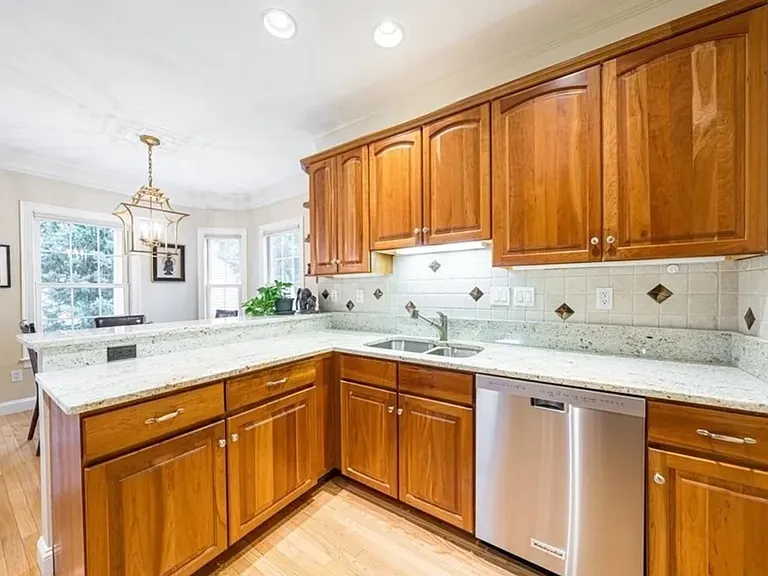 68 Charles Ct — Photo 13