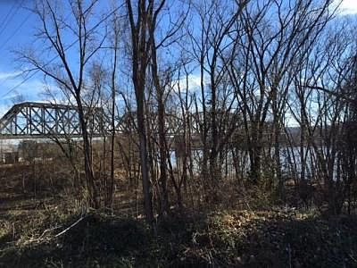 1st image of 106 Ashley Ct